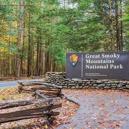 Bear Tracks, 2 Bedrooms, Hot Tub, Fireplace, Wifi, Jetted Tub, Sleeps 6 Gatlinburg Exterior foto