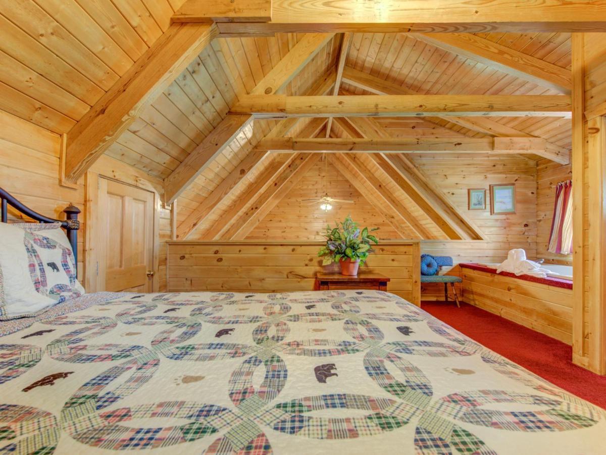 Bear Tracks, 2 Bedrooms, Hot Tub, Fireplace, Wifi, Jetted Tub, Sleeps 6 Gatlinburg Exterior foto