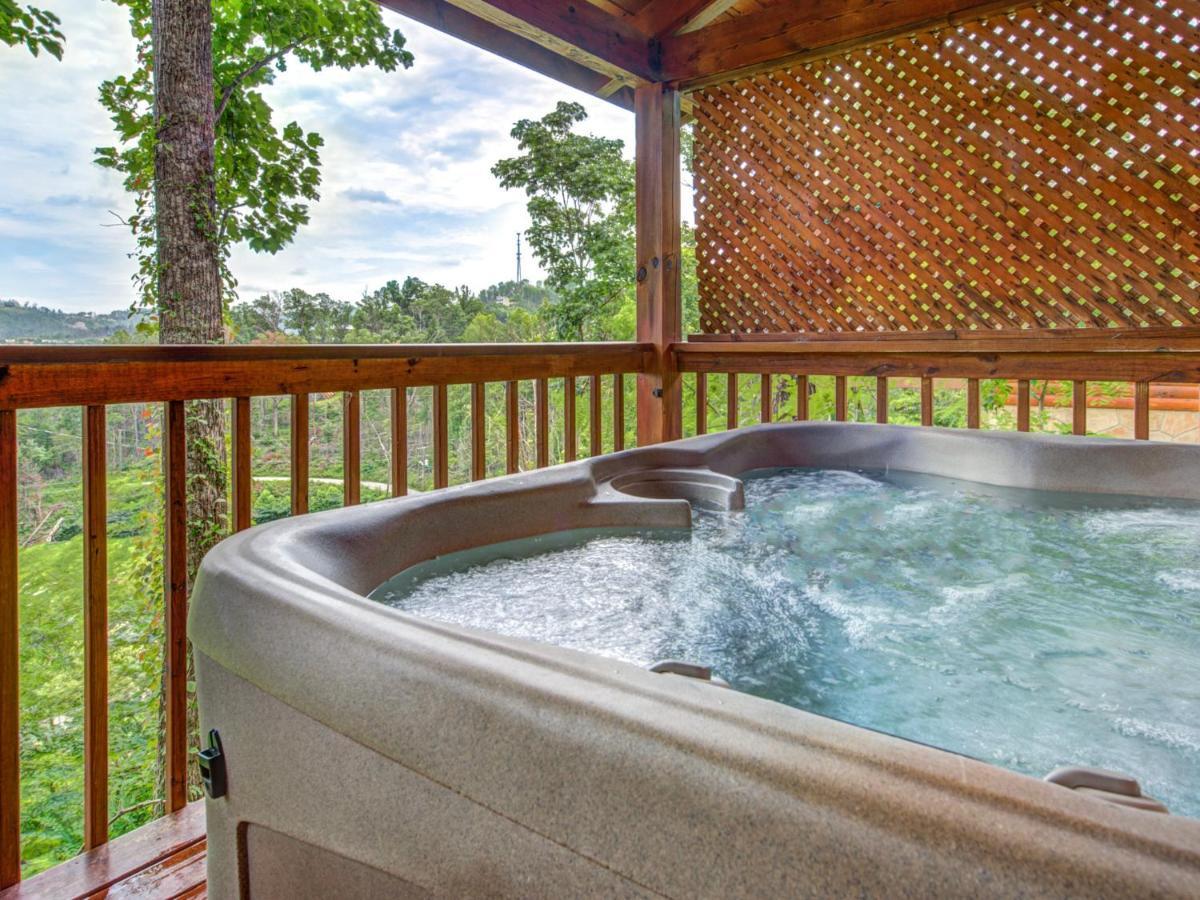 Bear Tracks, 2 Bedrooms, Hot Tub, Fireplace, Wifi, Jetted Tub, Sleeps 6 Gatlinburg Exterior foto