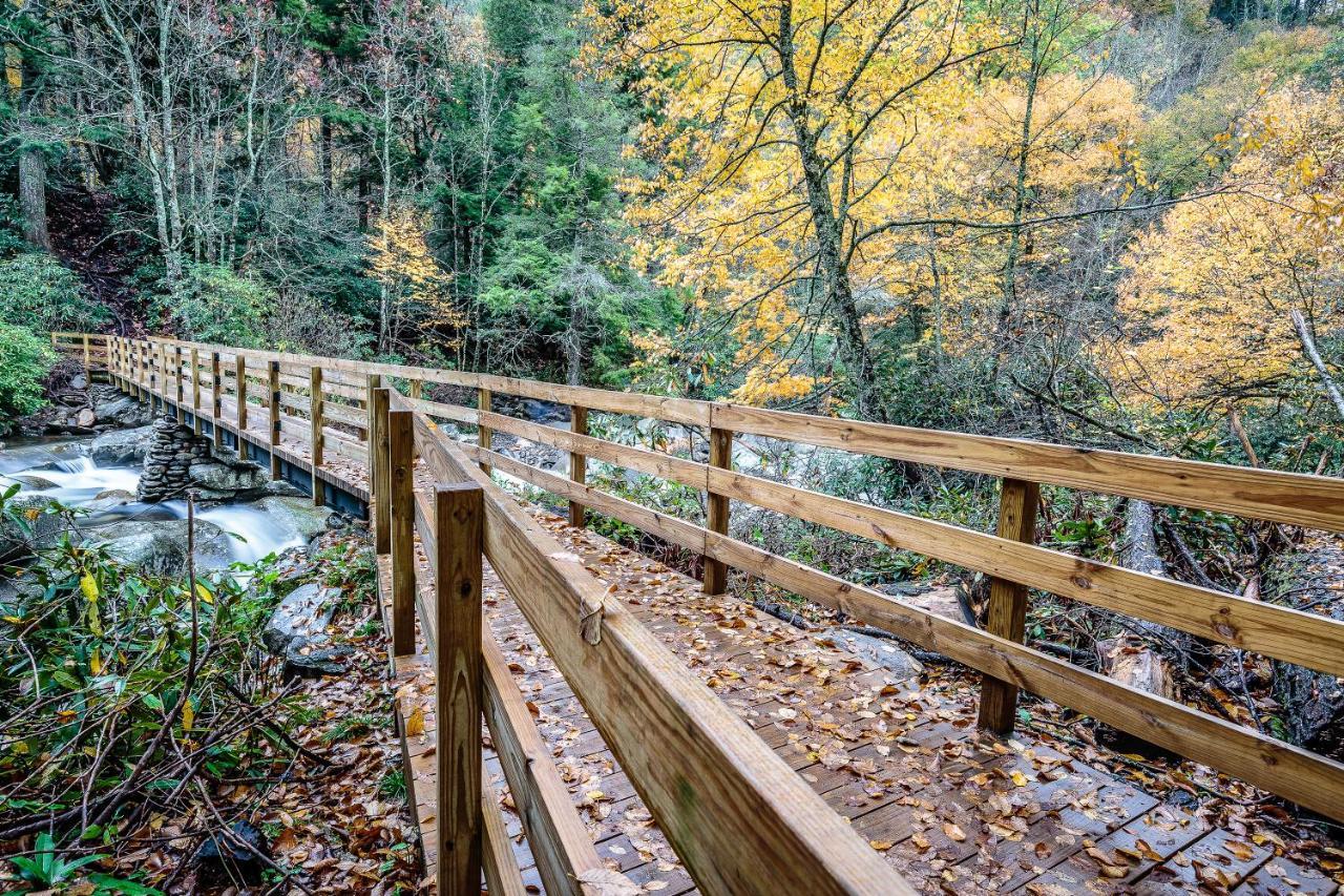 Bear Tracks, 2 Bedrooms, Hot Tub, Fireplace, Wifi, Jetted Tub, Sleeps 6 Gatlinburg Exterior foto